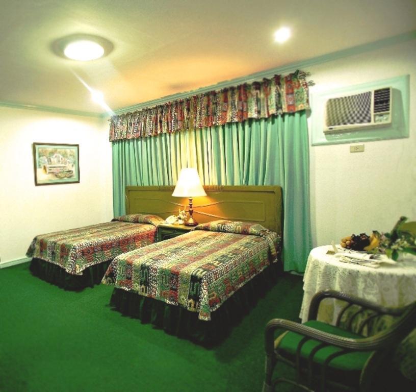 Villa Margarita Hotel Davao City Стая снимка